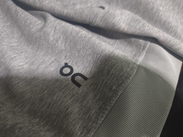 เสื้อ jacket hoodie on  รูปที่ 4