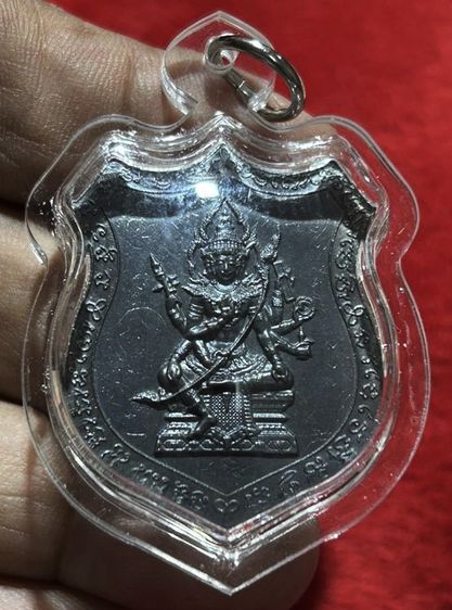 พระเหรียญเก่าเลี่ยมกรอบเก่า