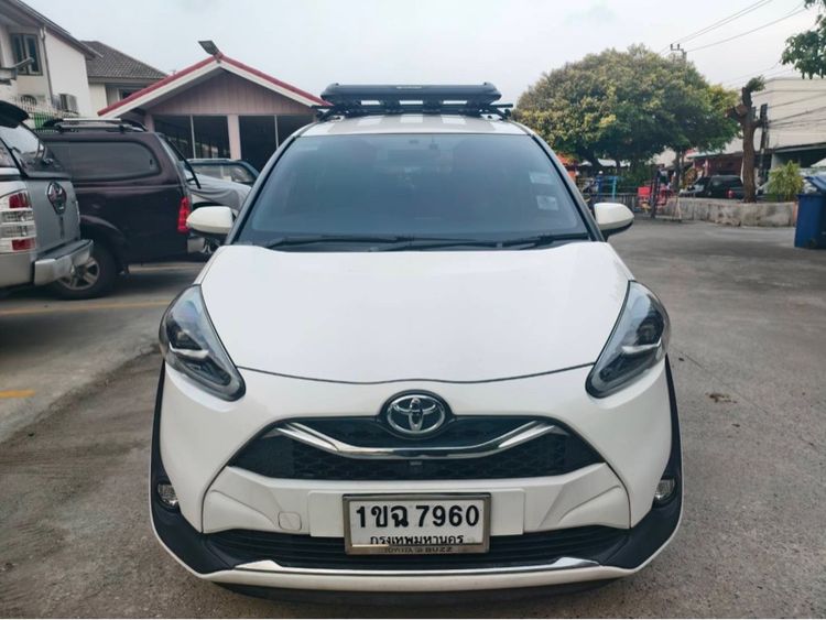 Toyota Sienta 2020 1.5 V Utility-car เบนซิน เกียร์อัตโนมัติ ขาว