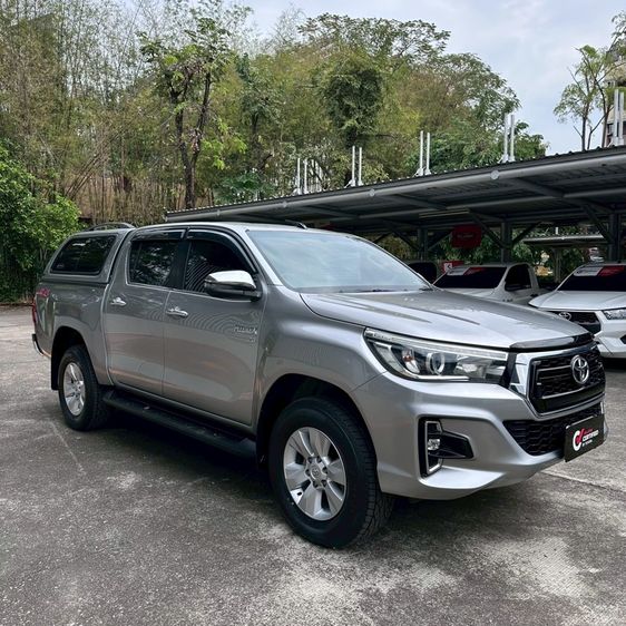 รถ Toyota Hilux Revo 2.8 G 4WD สี บรอนซ์เงิน
