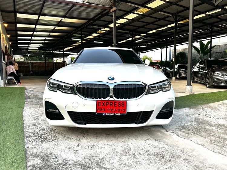 BMW Series 3 2021 330e Sedan ปลั๊กอินไฮบริด (PHEV) ไม่ติดแก๊ส เกียร์อัตโนมัติ ขาว รูปที่ 2