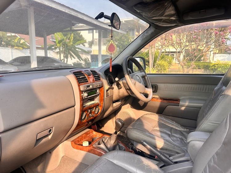 Isuzu Adventure Master 2005 3.0 4X2 Van ดีเซล ไม่ติดแก๊ส เกียร์ธรรมดา บรอนซ์ทอง รูปที่ 4