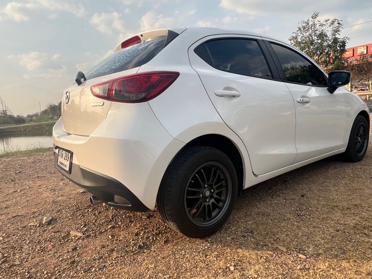 Mazda Mazda 2 2016 1.3 Sports High Plus Sedan เบนซิน ไม่ติดแก๊ส เกียร์อัตโนมัติ ขาว รูปที่ 2