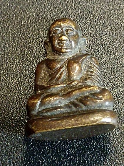 หลวงพ่อเงินวัดบางครานแถมหลวงปู่ทวด รูปที่ 3