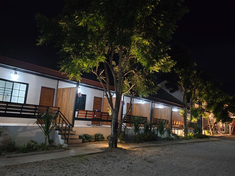 ตกแต่งครบ 2025 เกสต์เฮาส์ อ.เสริมงาม จ.ลำปางพร้อมร้านกาแฟ รูปที่ 2