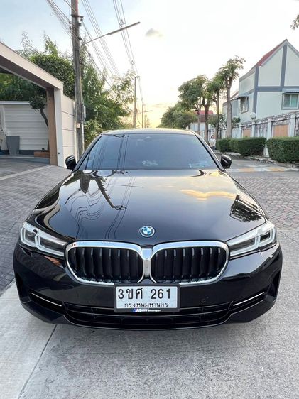 รถ BMW Series 5 530e สี ดำ