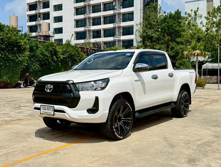 รถ Toyota Hilux Revo Double Cab 2.4 Entry Prerunner สี ขาว