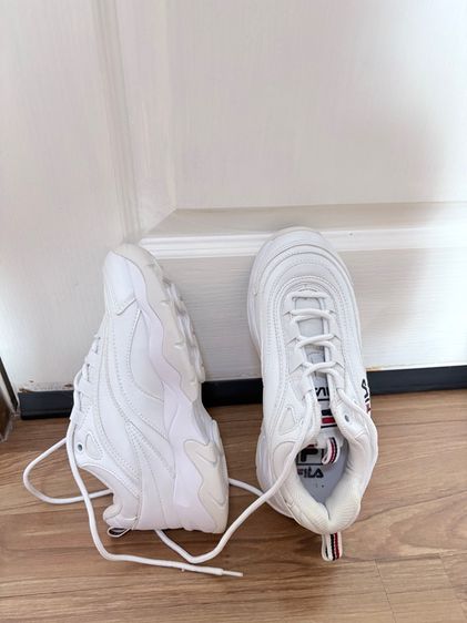 รองเท้าผ้าใบสีขาวFila ไซส์EUR37.5 รูปที่ 3
