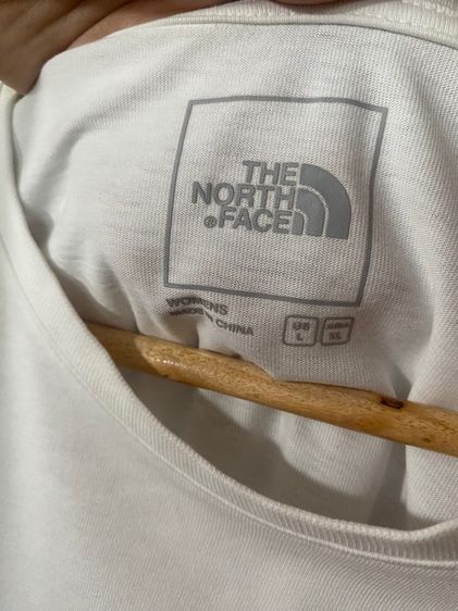 เสื้อยืด The North Face รูปที่ 8