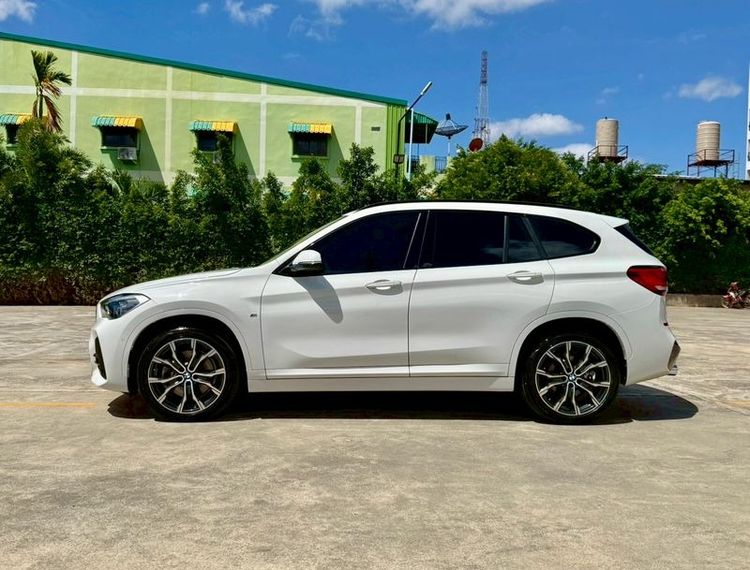 BMW X1 2021 2.0 sDrive20d M Sport Utility-car ดีเซล ไม่ติดแก๊ส เกียร์อัตโนมัติ ขาว รูปที่ 4