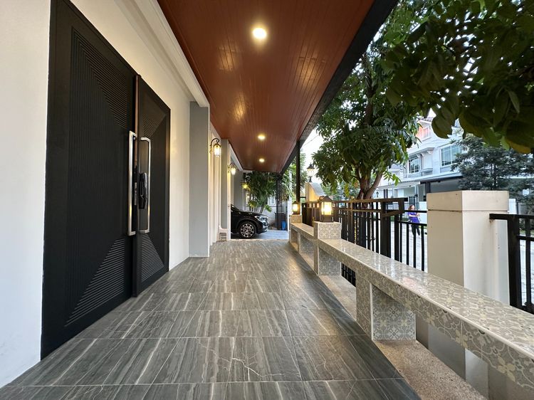 มีบางส่วน ขาย-เช่า บ้านเดี่ยวหลังใหญ่ 5 ห้องนอน พื้นที่กว้างขวาง โครงการ Perfect Place รามคำแหง–สุวรรณภูมิ 3 โดย Property Perfect รูปที่ 2
