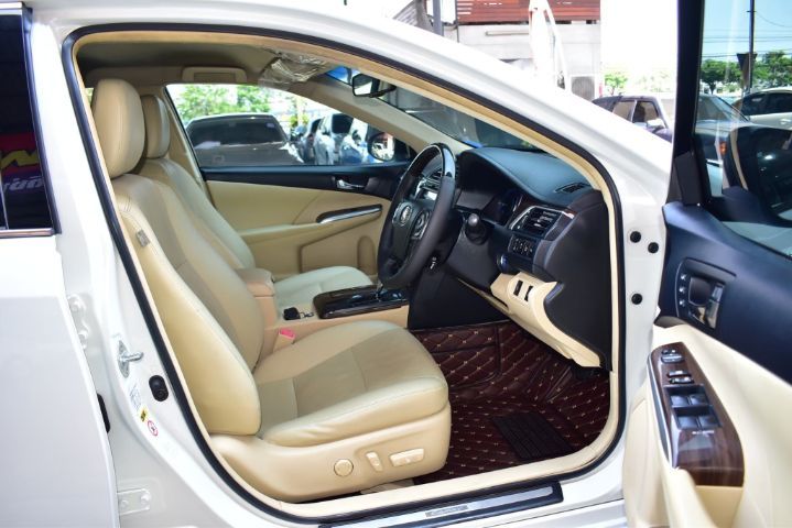 Toyota Camry 2015 2.5 HEV Premium Sedan เบนซิน ไม่ติดแก๊ส เกียร์อัตโนมัติ ขาว รูปที่ 3