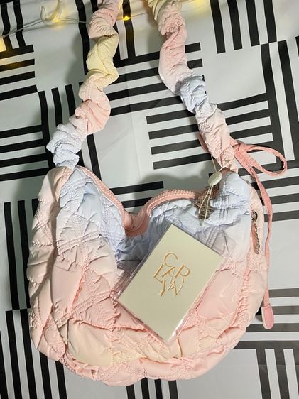 กระเป๋าสะพายรุ่น Carlyn รูปที่ 2