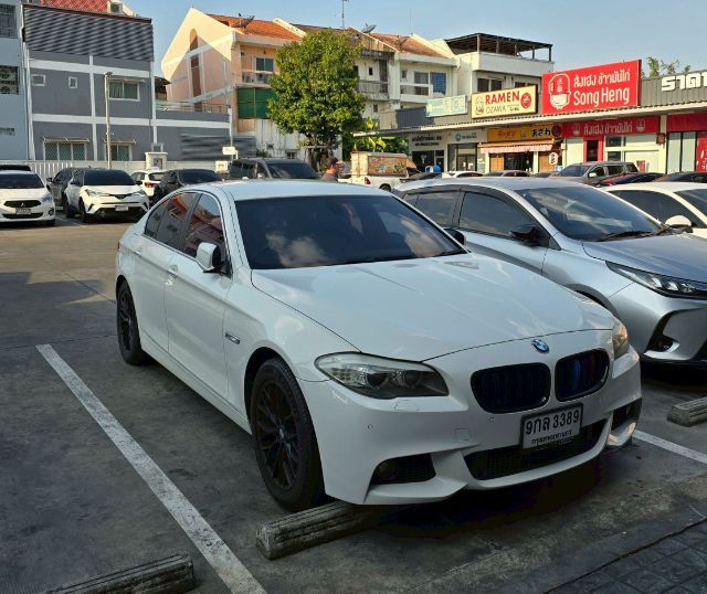 BMW Series 5 2011 525d Sedan ดีเซล ไม่ติดแก๊ส เกียร์อัตโนมัติ ขาว รูปที่ 2