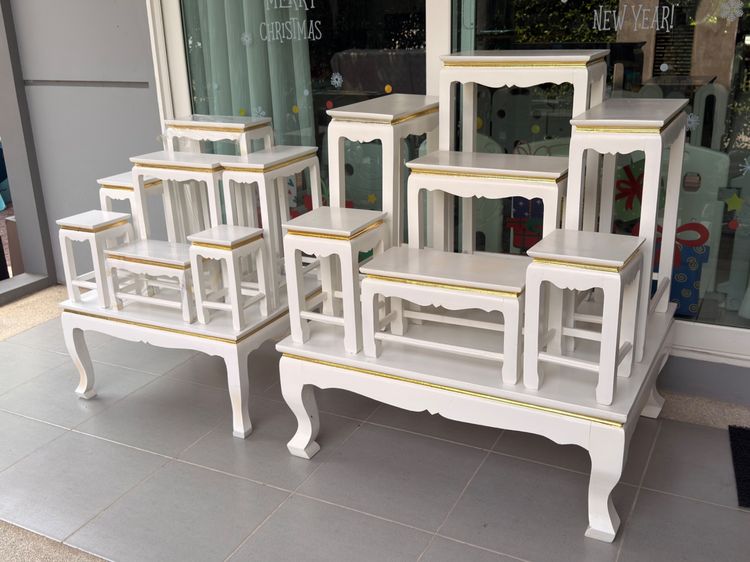 ขายโต๊ะหมู่บูชาไม้สีขาวขอบทอง ใช้งานแล้ว สภาพดี รูปที่ 2