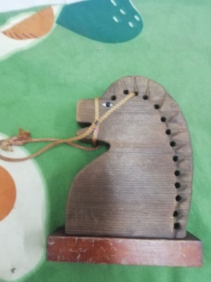 ม้าสลักไม้