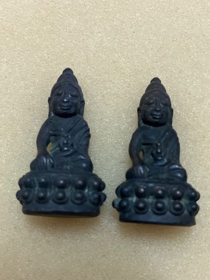 พระกริ่งหน้า ตั๊กแตน