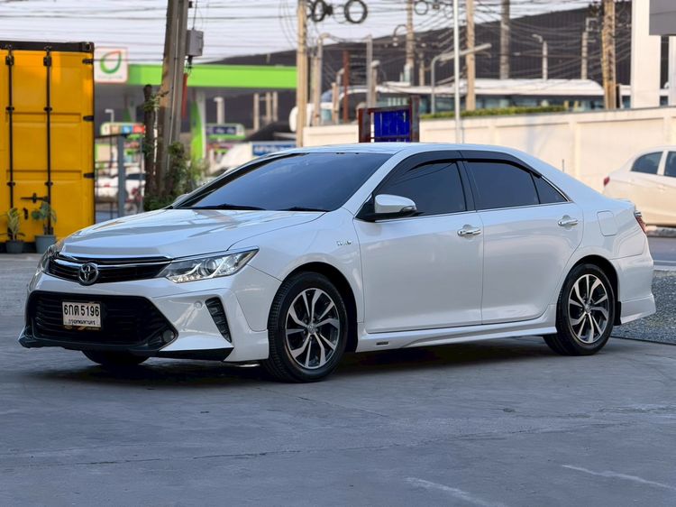 รถ Toyota Camry 2.0 G Extremo สี ขาว
