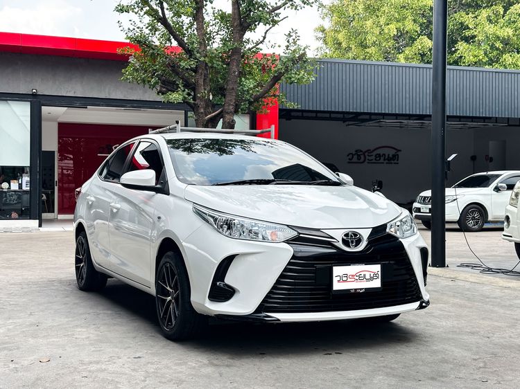 Toyota Yaris ATIV 2022 1.2 Entry Sedan เบนซิน เกียร์อัตโนมัติ ขาว รูปที่ 3