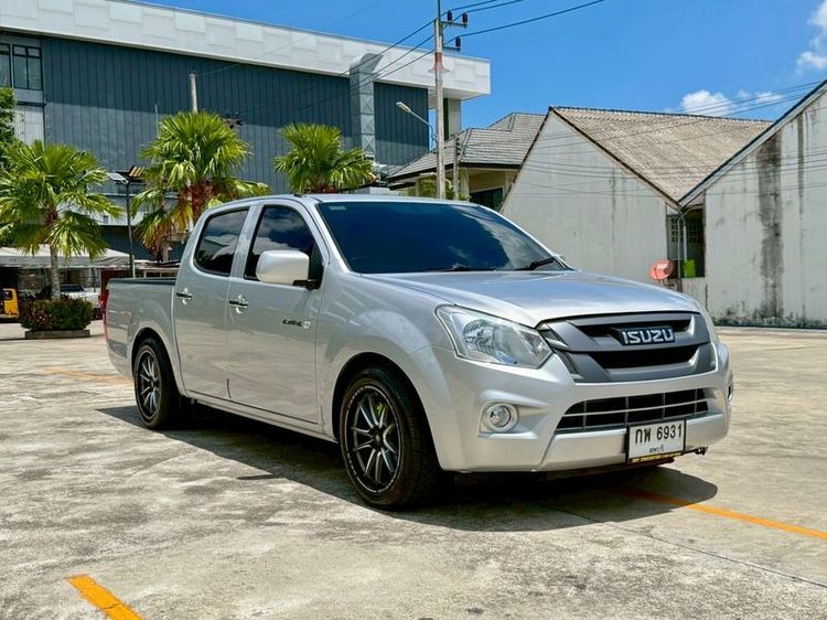 Isuzu D-MAX 2017 1.9 S Pickup ดีเซล ไม่ติดแก๊ส เกียร์ธรรมดา เงิน รูปที่ 3
