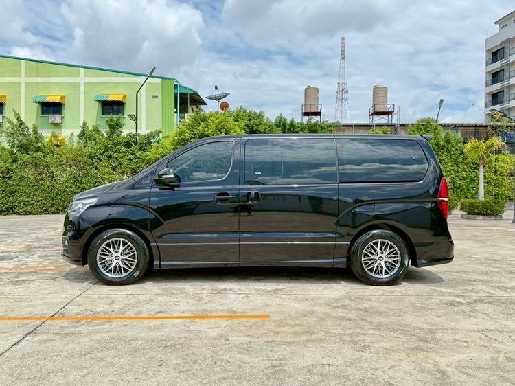 Hyundai Grand Starex 2019 2.5 VIP Utility-car ดีเซล ไม่ติดแก๊ส เกียร์อัตโนมัติ ดำ รูปที่ 4