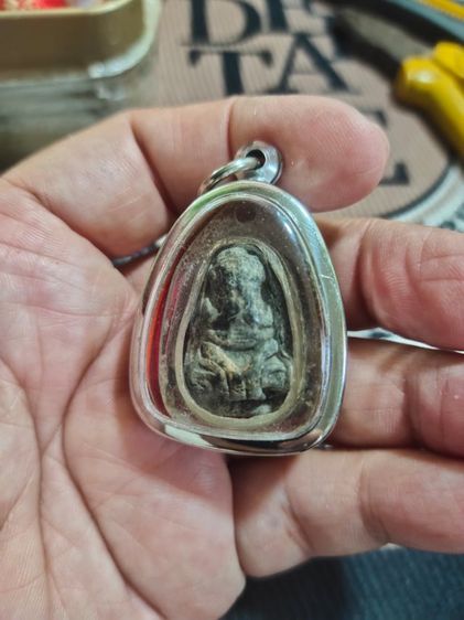 พระปิดตานะหัวเข่า หลวงปู่เอี่ยม วัดหนัง


