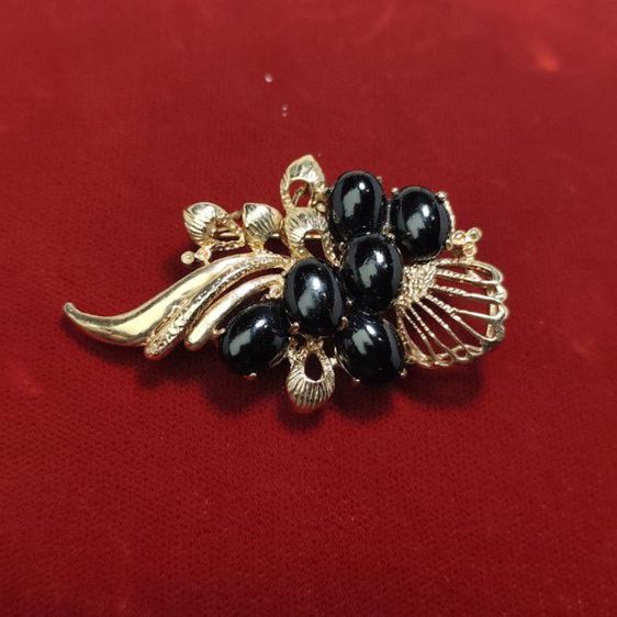 จิวเวอรี่ เข็มกลัดและหมุด 🔖เข็มกลัดสีทอง ประดับวัสดุสีดำ ของจริงสวยมาก งานจากญี่ปุ่น