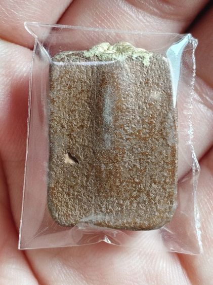 พระเนื้อดินหลวงพ่อปานขี่ไก่หาง3 เส้น รูปที่ 2