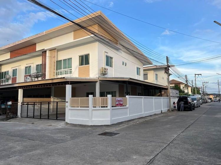 อื่นๆ มีบางส่วน 2015 ขายทาวน์เฮ้าส์2ชั้น3ห้องนอน3ห้องนำ้