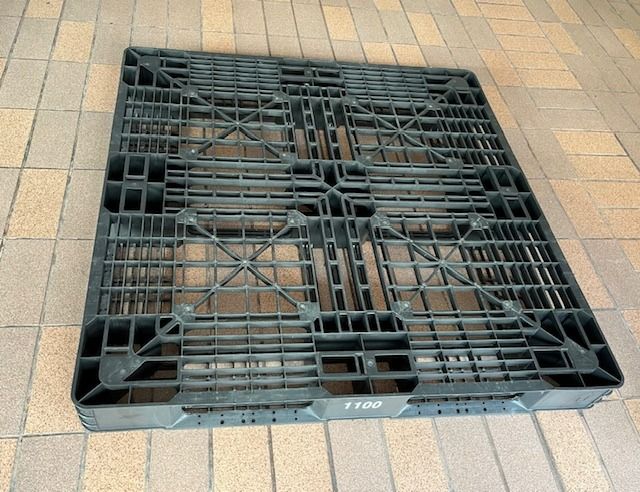 พาเลทพลาสติก สีดำ  มือสองสภาพดีมาก ใหม่เอี่ยม ขนาด 110 x 110 ซม. สูง 10 ซม. ราคาถูก รูปที่ 2