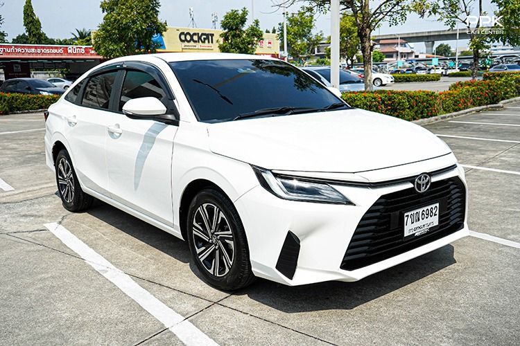 Toyota Yaris ATIV 2025 1.2 Smart Sedan เบนซิน ไม่ติดแก๊ส เกียร์อัตโนมัติ ขาว รูปที่ 3