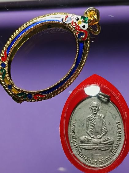 เหรียญหลวงพ่อสุด วัดกาหลง รุ่นสอง ปี2507 เนื้ออัลปาก้ากะหลั่ยเงิน เเจกกรรมการ พบจำนวนน้อยมาก พระเจ้าของเก็บเก่า ผิวหิ้งๆเลยครับ รูปที่ 3