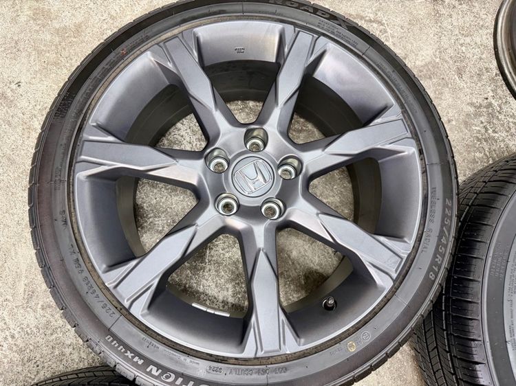 ล้อแม็ก HONDA CIVIC EHEV RS ขอบ 18” ป้ายแดง ยาง 225-45R18 ปี 24 ตุ่มยังเห็นอยู่ รูปที่ 8