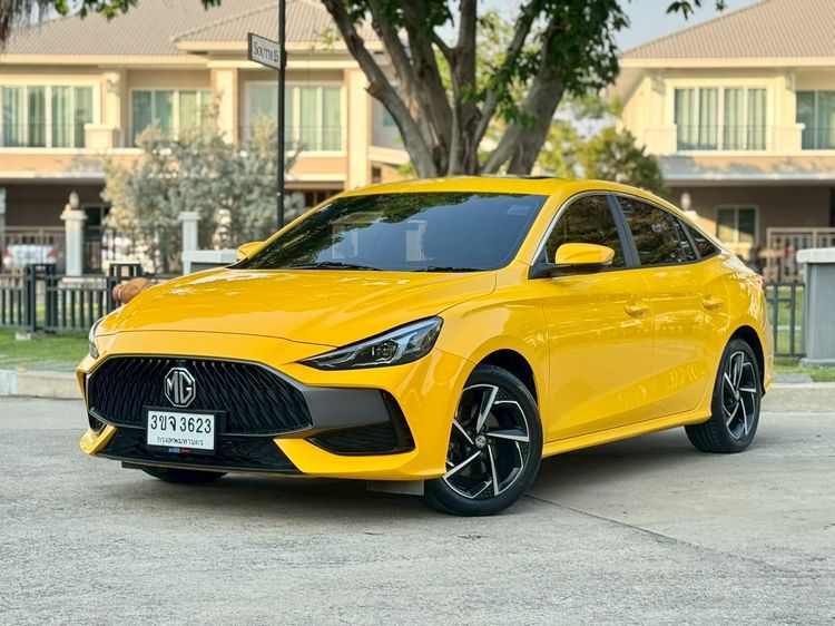รถ MG MG5 1.5 X สี เหลือง