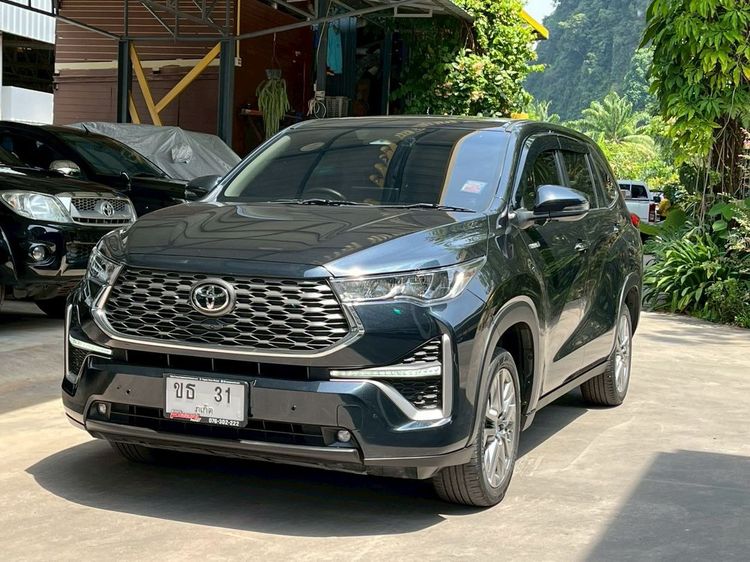 รถ Toyota Innova 2.0 Zenix HEV Premium สี ดำ