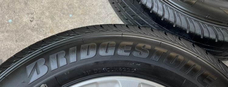✨ยางป้ายแดง✨215-65-16 Bridgestone💥ปลายปี 25💥สวยกริ๊บ💖ถอดจาก🚗รถใหม่ป้ายแดง รูปที่ 2