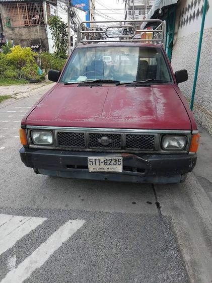 รถ Nissan BIG-M 2.5 Super DX สี แดง