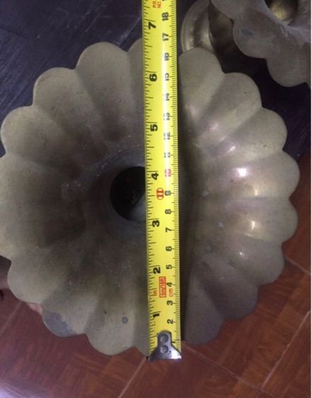 กระโถนปากแตรทองเหลืองโบราณ1คู่ รูปที่ 4