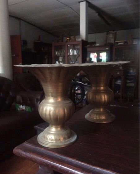 กระโถนปากแตรทองเหลืองโบราณ1คู่ รูปที่ 2