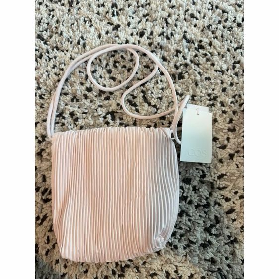 COS Scallop Crossbody Bag รูปที่ 4