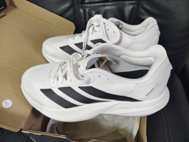 รองเท้า adidas แท้ ซื้อจากญี่ปุ่น 