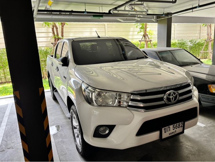 Toyota Hilux Revo 2016 2.4 E Pickup ดีเซล ไม่ติดแก๊ส เกียร์ธรรมดา ขาว รูปที่ 4