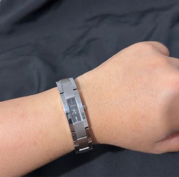 นาฬิกา Gucci 4600L black dial Lady size แท้ รูปที่ 8