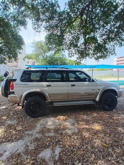 Mitsubishi G-WAGON 2003 รุ่นย่อยอื่นๆ Utility-car ดีเซล ไม่ติดแก๊ส เกียร์ธรรมดา ขาว รูปที่ 2