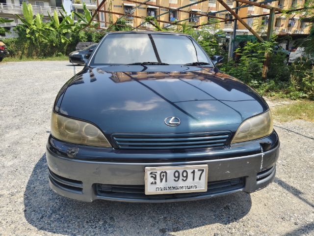 รถ Lexus ES300 3.0 สี เขียว