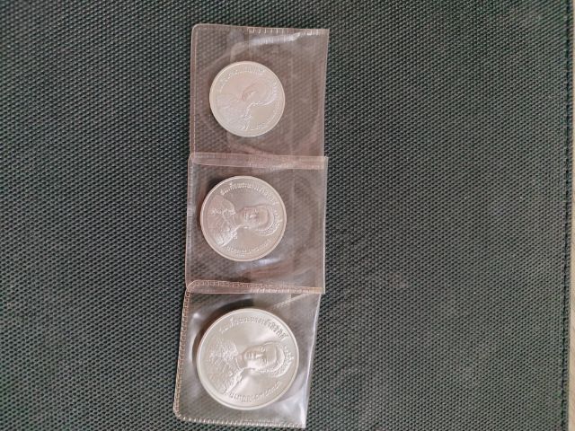 เหรียญราชินีครบเซ็ต 150 300 600 รูปที่ 4