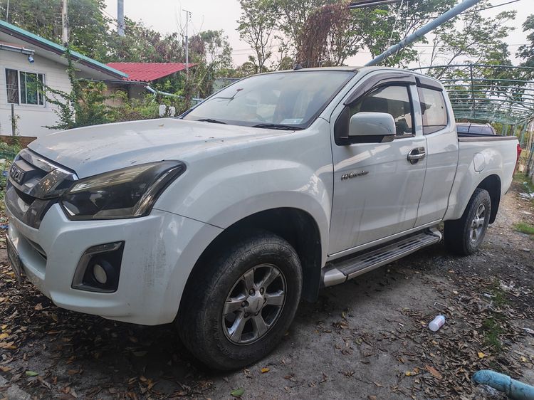 Isuzu D-MAX 2017 1.9 Hi-Lander L Pickup ดีเซล เกียร์ธรรมดา ขาว รูปที่ 4