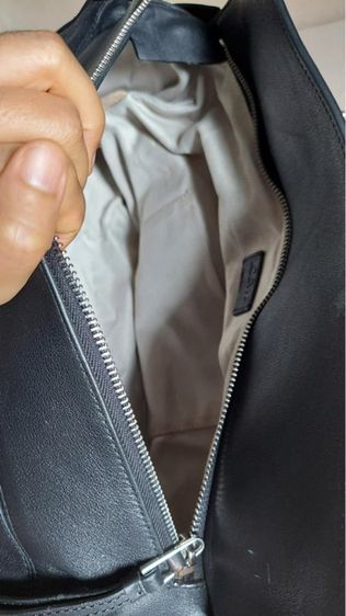 กระเป๋า Loewe สีดำ  รูปที่ 9