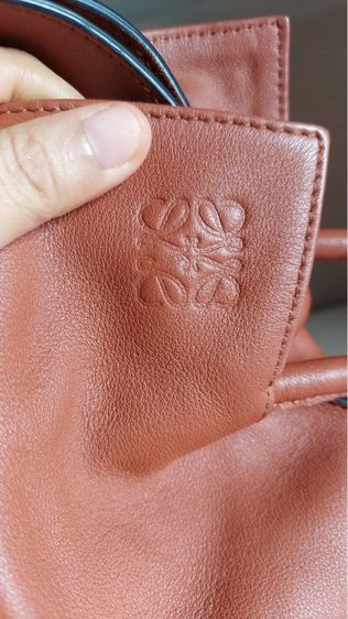 กระเป๋า Loewe สีน้ำตาล รูปที่ 8