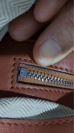 กระเป๋า Loewe สีน้ำตาล รูปที่ 12